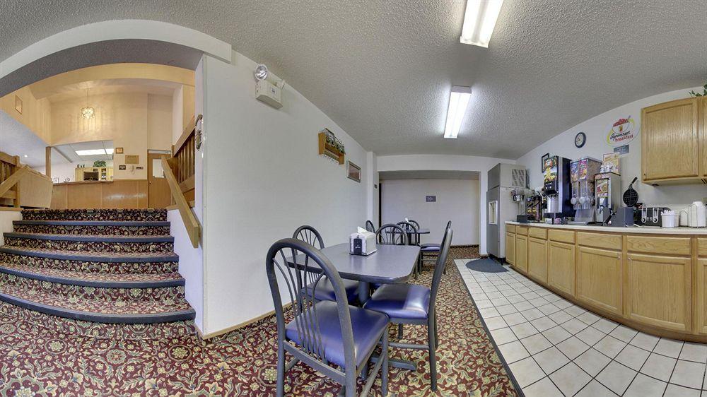 Super 8 By Wyndham Kirksville-University Area Buitenkant foto